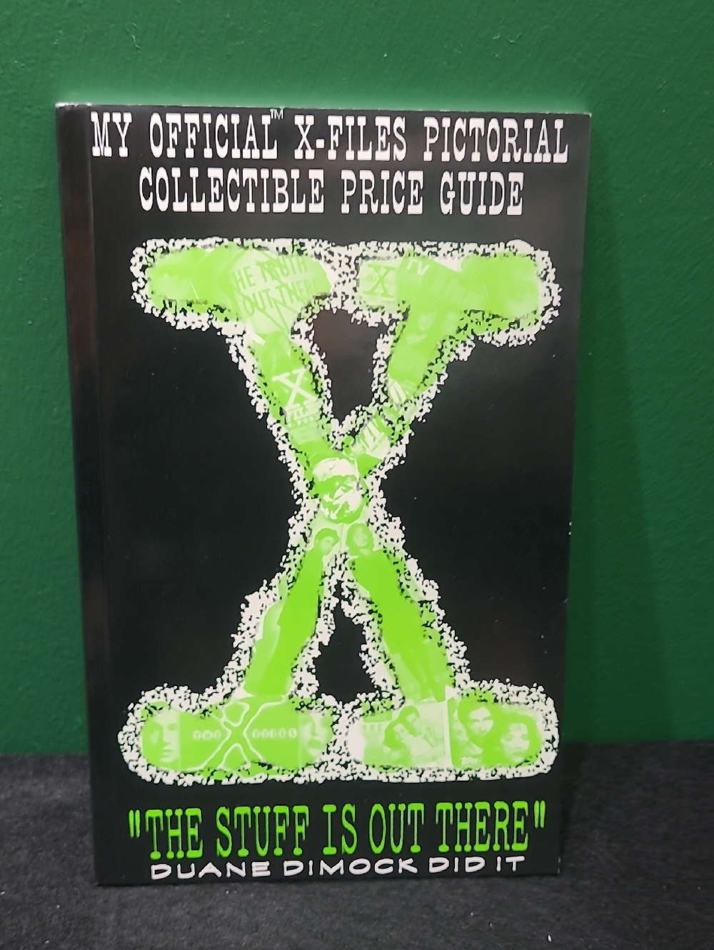 Official X-Files Pictorial Collectible Price Guide 1995
